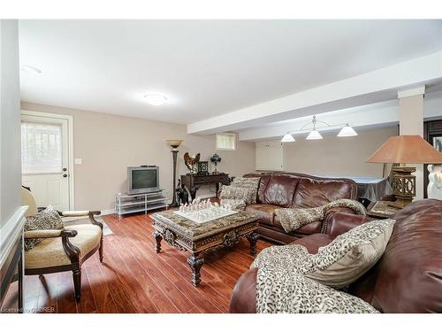 18 Martha Court, Fenwick, ON - Indoor Photo Showing Living Room With Fireplace