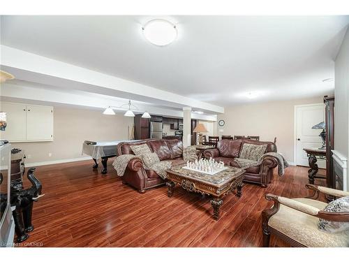 18 Martha Court, Fenwick, ON - Indoor Photo Showing Dining Room