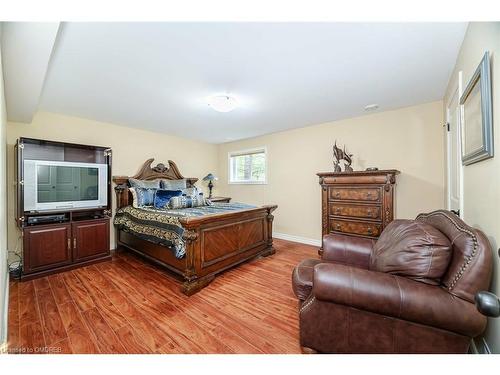 18 Martha Court, Fenwick, ON - Indoor Photo Showing Bedroom