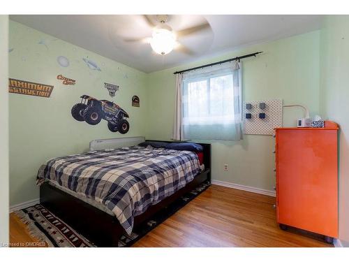 4018 Kingston Court, Burlington, ON - Indoor Photo Showing Bedroom