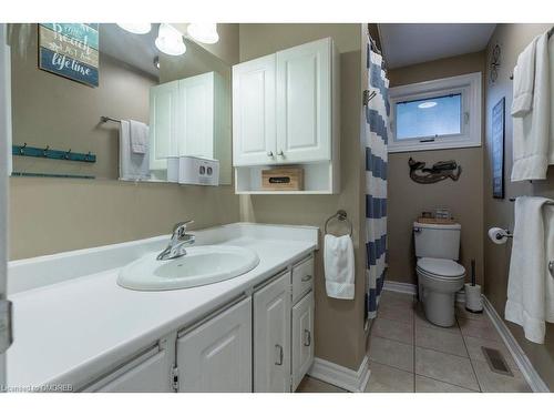 4018 Kingston Court, Burlington, ON - Indoor Photo Showing Bathroom