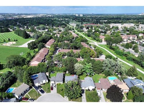 4018 Kingston Court, Burlington, ON - Outdoor With View