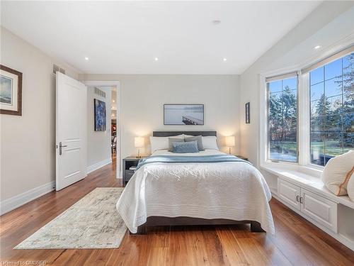 212 Lakeside Avenue, Burlington, ON - Indoor Photo Showing Bedroom