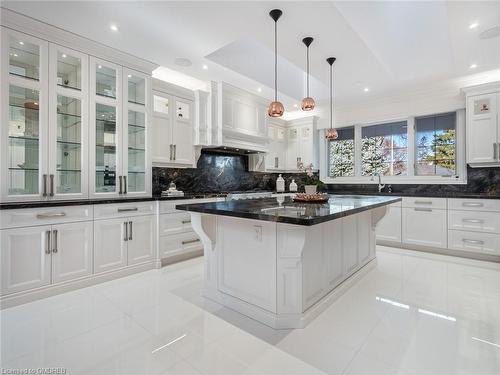 212 Lakeside Avenue, Burlington, ON - Indoor Photo Showing Kitchen With Upgraded Kitchen