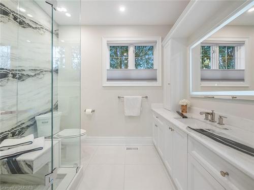 212 Lakeside Avenue, Burlington, ON - Indoor Photo Showing Bathroom