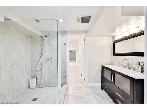 1316 Cambridge Drive, Oakville, ON - Indoor Photo Showing Bathroom