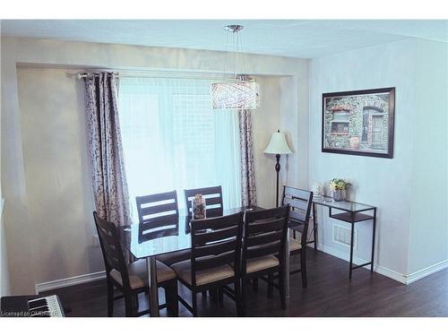 200 English Lane, Brantford, ON - Indoor Photo Showing Dining Room