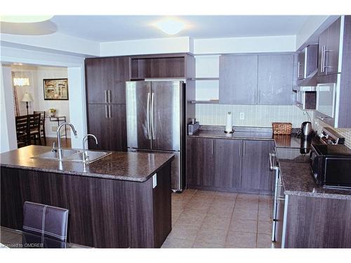 200 English Lane, Brantford, ON - Indoor Photo Showing Kitchen