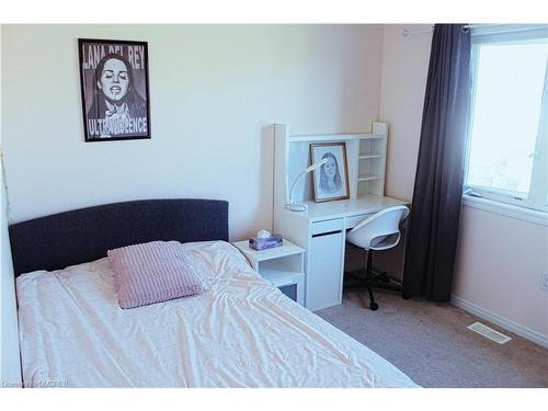 200 English Lane, Brantford, ON - Indoor Photo Showing Bedroom