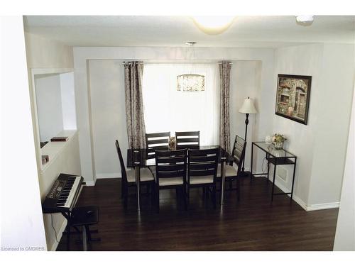 200 English Lane, Brantford, ON - Indoor Photo Showing Dining Room