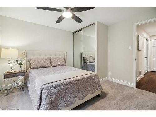 3-1513 Upper Middle Road, Burlington, ON - Indoor Photo Showing Bedroom