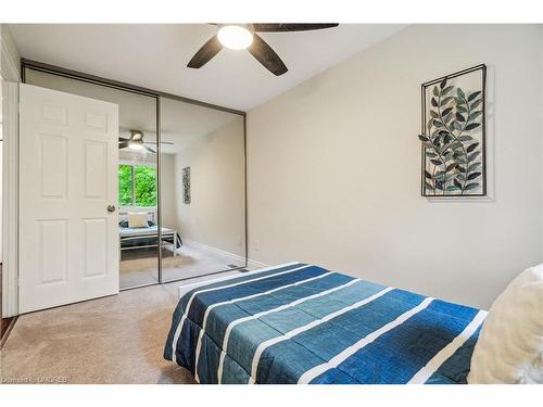 3-1513 Upper Middle Road, Burlington, ON - Indoor Photo Showing Bedroom