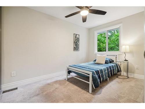 3-1513 Upper Middle Road, Burlington, ON - Indoor Photo Showing Bedroom