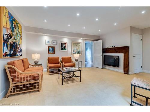 431 Pomona Avenue, Burlington, ON - Indoor Photo Showing Living Room With Fireplace