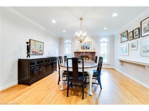 431 Pomona Avenue, Burlington, ON - Indoor Photo Showing Dining Room