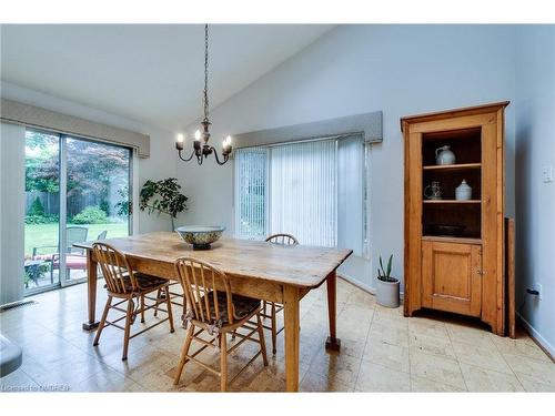 431 Pomona Avenue, Burlington, ON - Indoor Photo Showing Dining Room