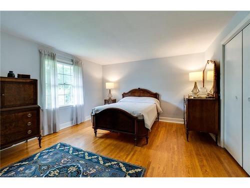 431 Pomona Avenue, Burlington, ON - Indoor Photo Showing Bedroom