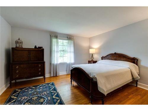 431 Pomona Avenue, Burlington, ON - Indoor Photo Showing Bedroom