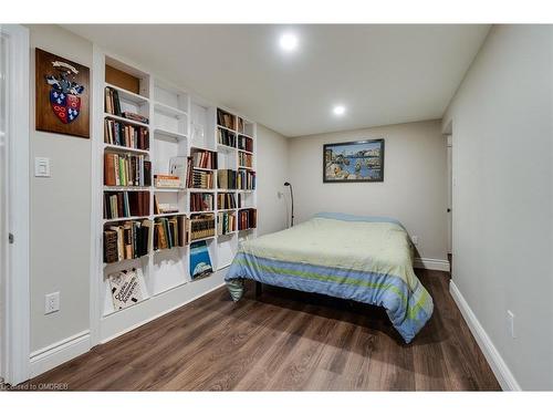 431 Pomona Avenue, Burlington, ON - Indoor Photo Showing Bedroom