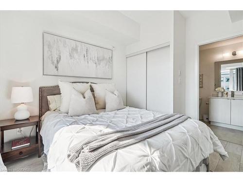 202-1440 Clarriage Court, Milton, ON - Indoor Photo Showing Bedroom