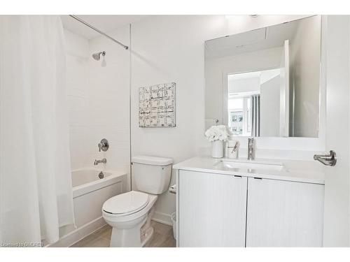 202-1440 Clarriage Court, Milton, ON - Indoor Photo Showing Bathroom