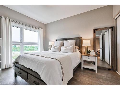 423-102 Grovewood Common, Oakville, ON - Indoor Photo Showing Bedroom