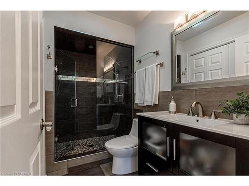 1227 Nathaniel Crescent, Burlington, ON - Indoor Photo Showing Bathroom