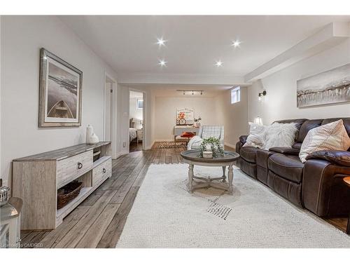 1227 Nathaniel Crescent, Burlington, ON - Indoor Photo Showing Living Room