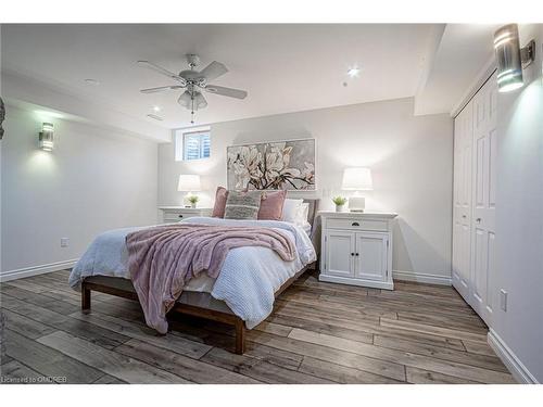 1227 Nathaniel Crescent, Burlington, ON - Indoor Photo Showing Bedroom