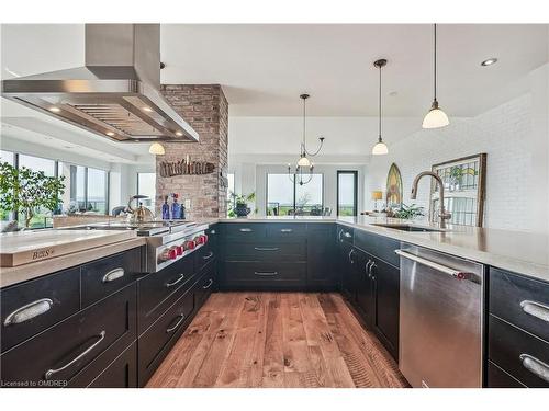 Ph1-181 James Street N, Hamilton, ON - Indoor Photo Showing Kitchen With Upgraded Kitchen