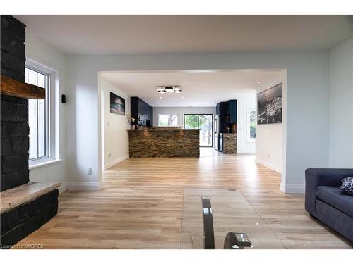 14399 Kennedy Road, Caledon, ON - Indoor Photo Showing Living Room