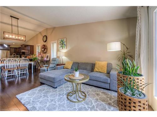 561 Grey Street, Brantford, ON - Indoor Photo Showing Living Room