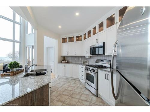 25 Waterview Road, Wasaga Beach, ON - Indoor Photo Showing Kitchen With Double Sink