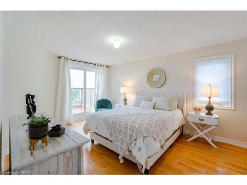 25 Waterview Road, Wasaga Beach, ON - Indoor Photo Showing Bedroom