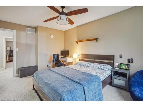 7-4 Victoria Street, Hamilton, ON - Indoor Photo Showing Bedroom