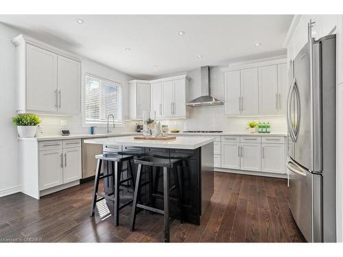 2420 Spring Meadow Way, Oakville, ON - Indoor Photo Showing Kitchen With Upgraded Kitchen