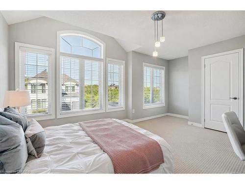 2420 Spring Meadow Way, Oakville, ON - Indoor Photo Showing Bedroom