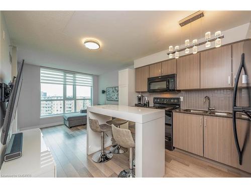 802-80 Esther Lorrie Drive, Toronto, ON - Indoor Photo Showing Kitchen