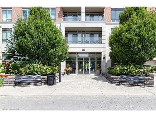 Ph03-2470 Prince Michael Drive, Oakville, ON - Outdoor