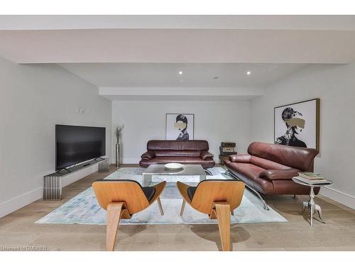 3232 20 Side Road, Milton, ON - Indoor Photo Showing Living Room