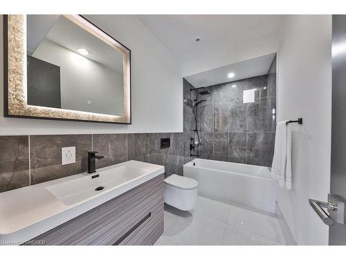 3232 20 Side Road, Milton, ON - Indoor Photo Showing Bathroom