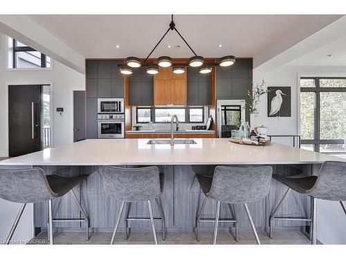 3232 20 Side Road, Milton, ON - Indoor Photo Showing Kitchen With Double Sink With Upgraded Kitchen