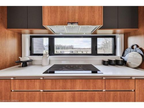 3232 20 Side Road, Milton, ON - Indoor Photo Showing Kitchen