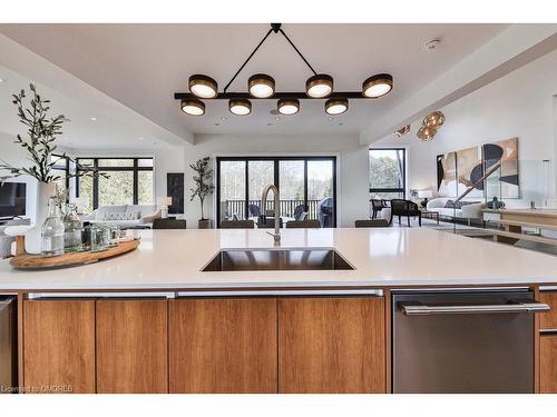 3232 20 Side Road, Milton, ON - Indoor Photo Showing Kitchen