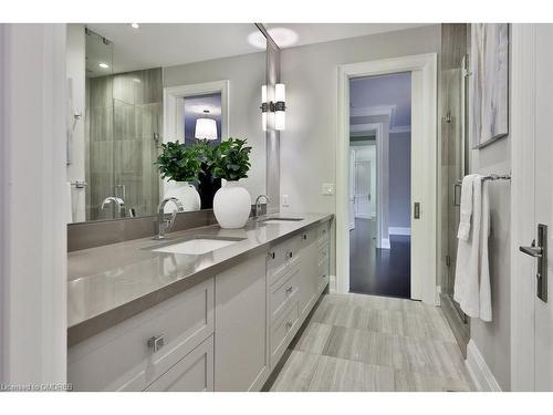 1389 Weaver Avenue, Oakville, ON - Indoor Photo Showing Bathroom