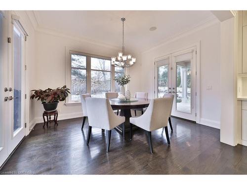 1389 Weaver Avenue, Oakville, ON - Indoor Photo Showing Dining Room