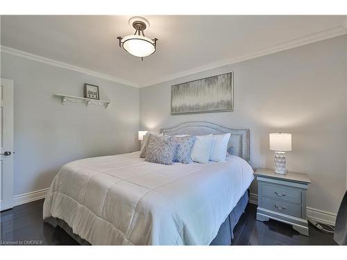 421 Seaton Drive, Oakville, ON - Indoor Photo Showing Bedroom