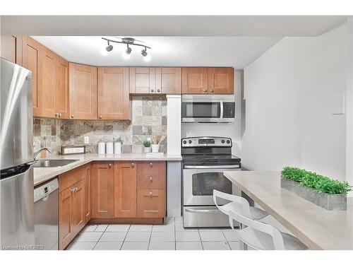 421 Seaton Drive, Oakville, ON - Indoor Photo Showing Kitchen