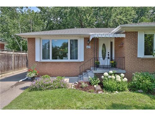 421 Seaton Drive, Oakville, ON - Outdoor