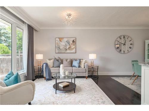 421 Seaton Drive, Oakville, ON - Indoor Photo Showing Living Room